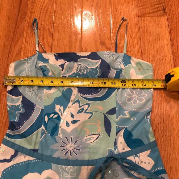 3/$25 New York and company size 6 dress - Picture 5 of 7